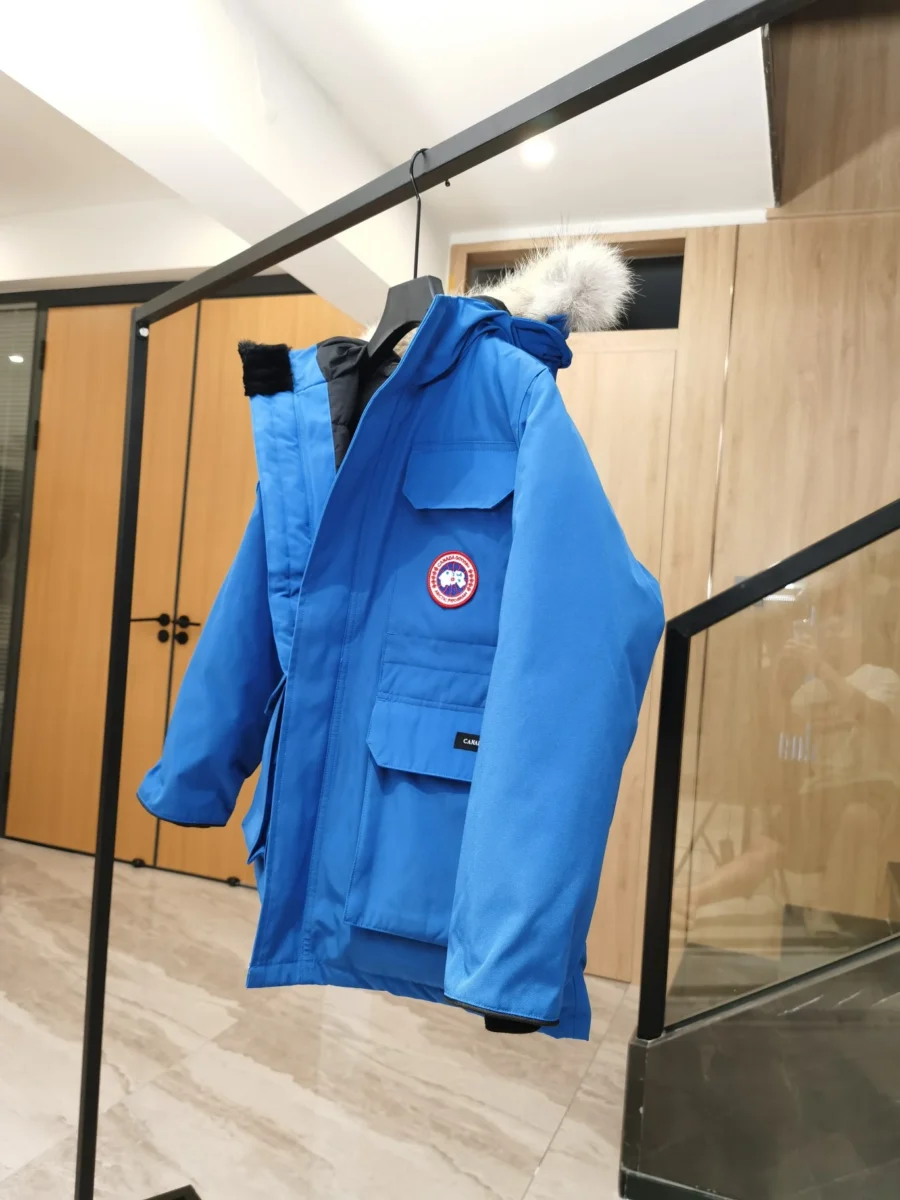 Canada Goose Zip Puffer Jacket - Style 153 - Canada Goose puffer jacket real photo 4
