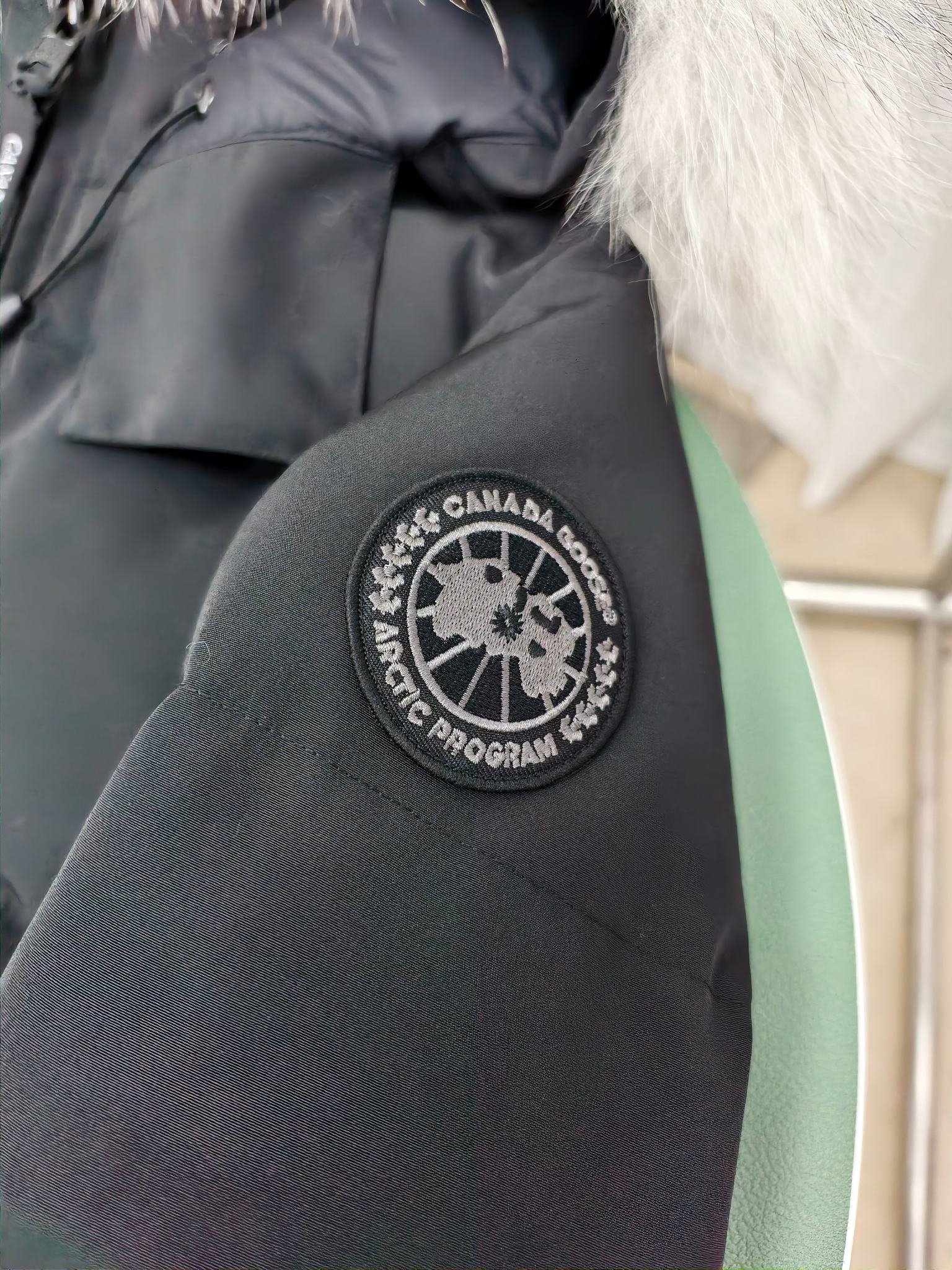 Canada Goose Zip Puffer Jacket - Style 164 - Canada Goose puffer jacket real photo 5