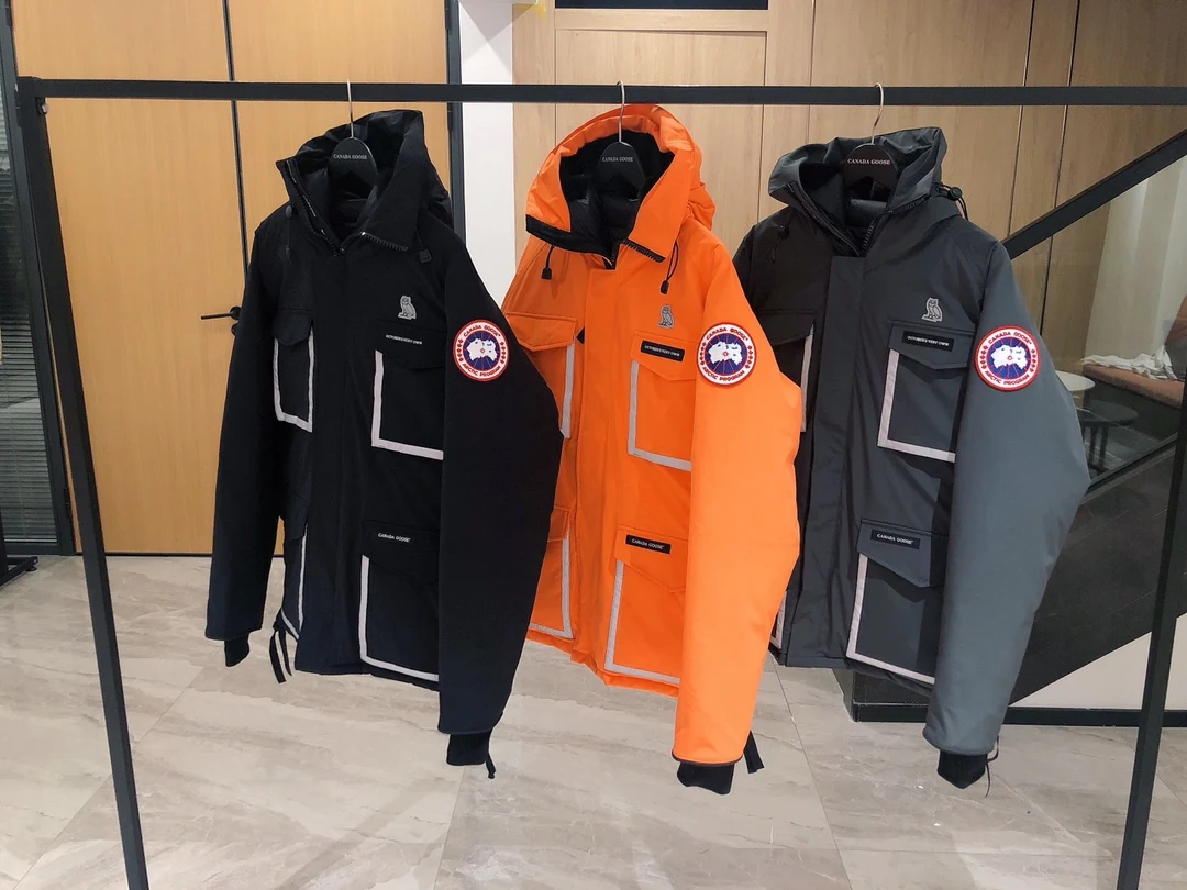 Canada Goose Zip Puffer Jacket - Style 174 - Canada Goose puffer jacket real photo 3