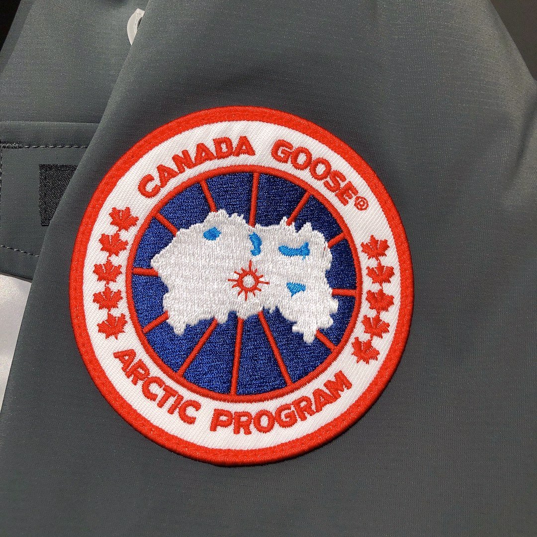 Canada Goose puffer jacket - real photo 1