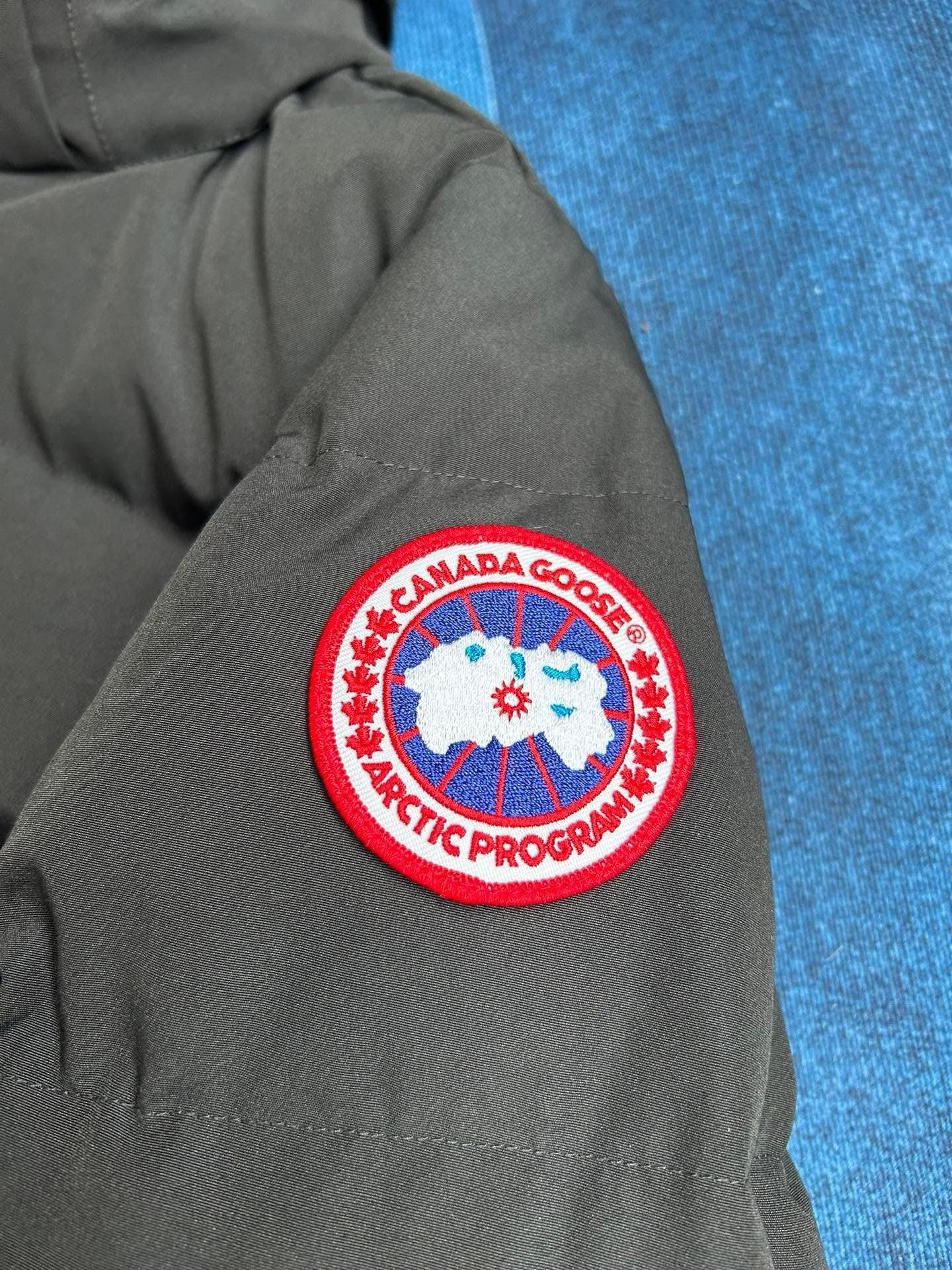 Canada Goose Zip Puffer Jacket - Style 177 - Canada Goose puffer jacket real photo 7