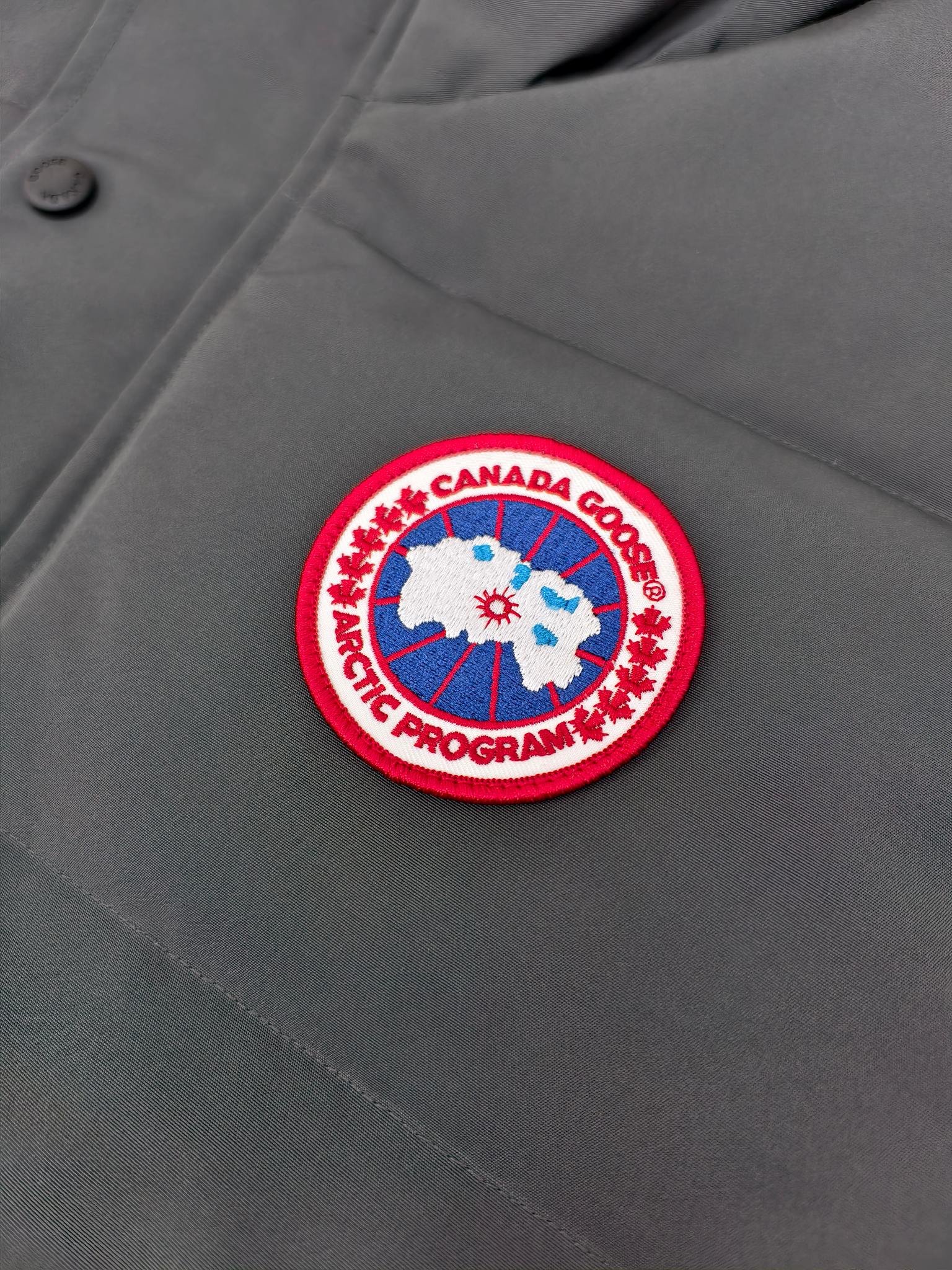 Canada Goose Zip Puffer Jacket - Style 184 - Canada Goose puffer jacket real photo 4