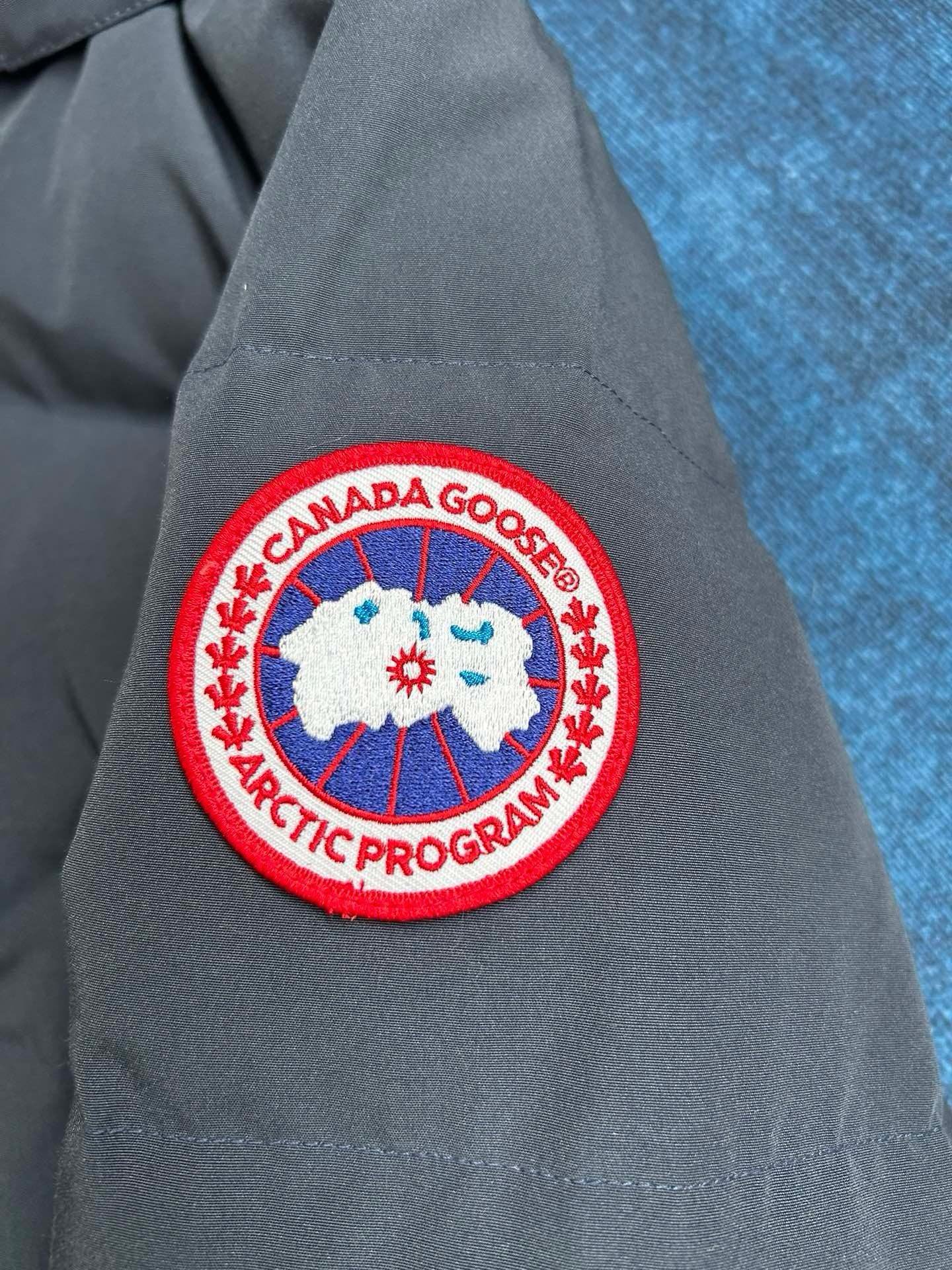 Canada Goose Zip Puffer Jacket - Style 207 - Canada Goose puffer jacket real photo 7
