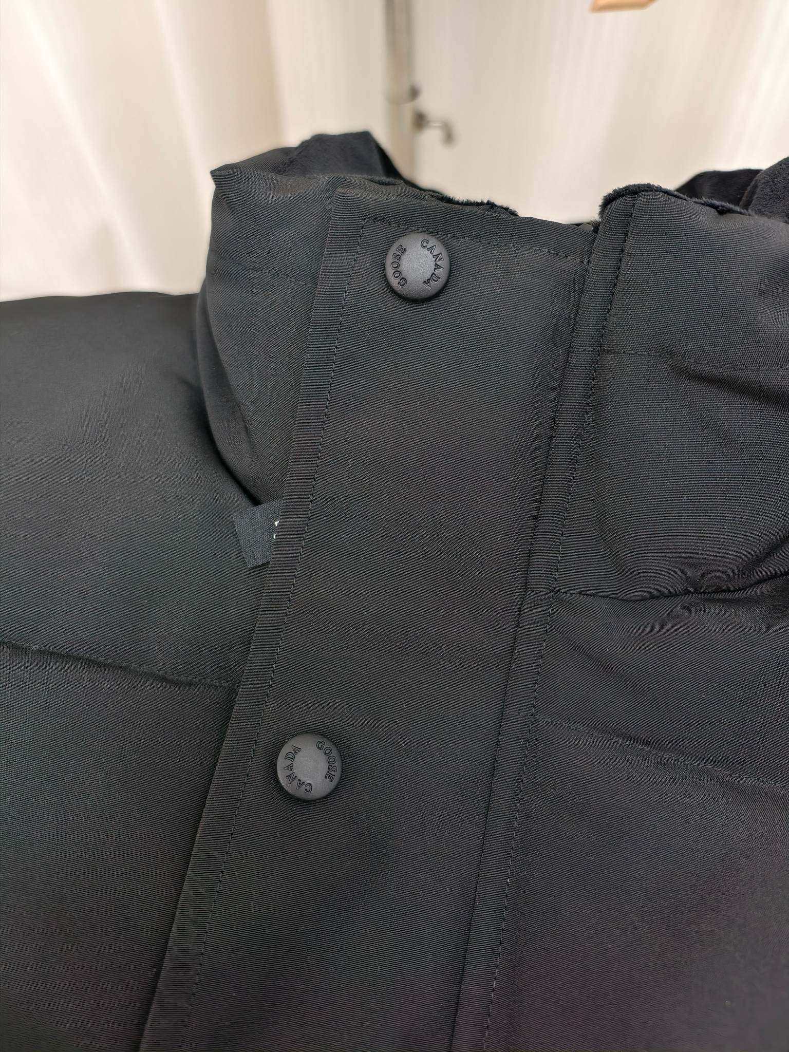 Canada Goose Zip Puffer Jacket - Style 228 - Canada Goose puffer jacket real photo 5