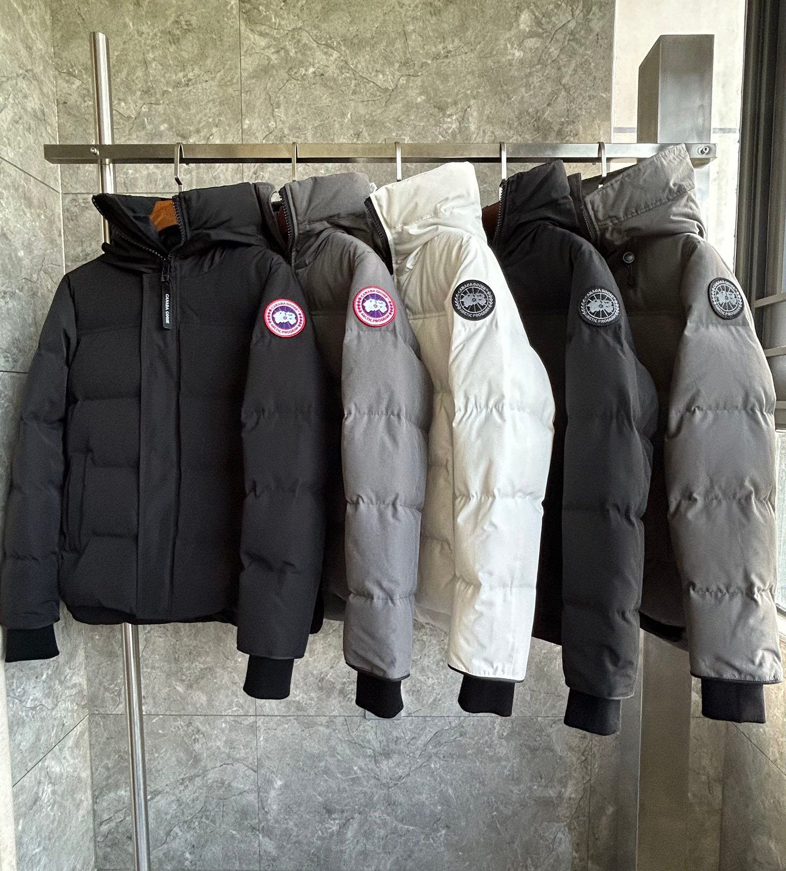 Canada Goose puffer jacket - real photo 3