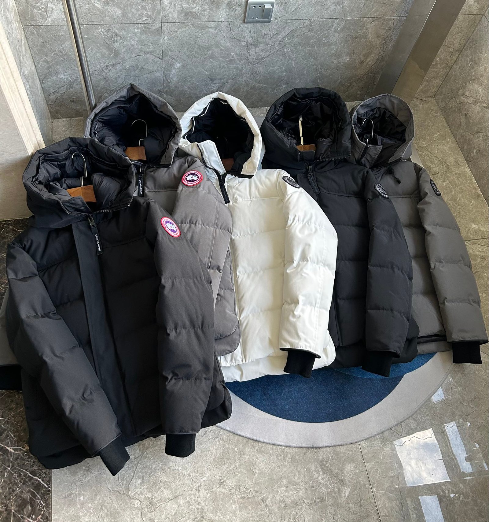 Canada Goose puffer jacket - real photo 8