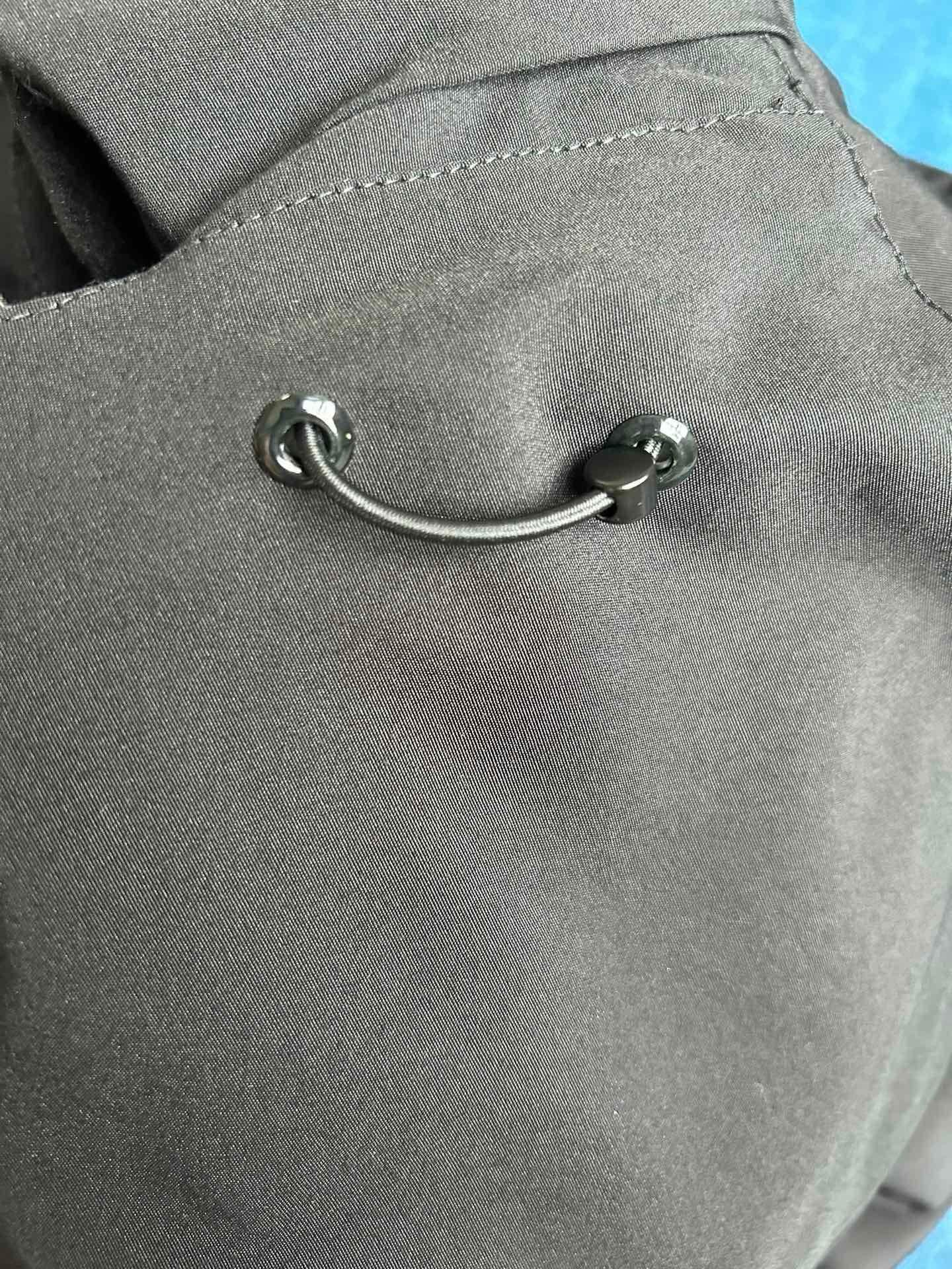 Canada Goose Zip Puffer Jacket - Style 240 - Canada Goose puffer jacket real photo 8