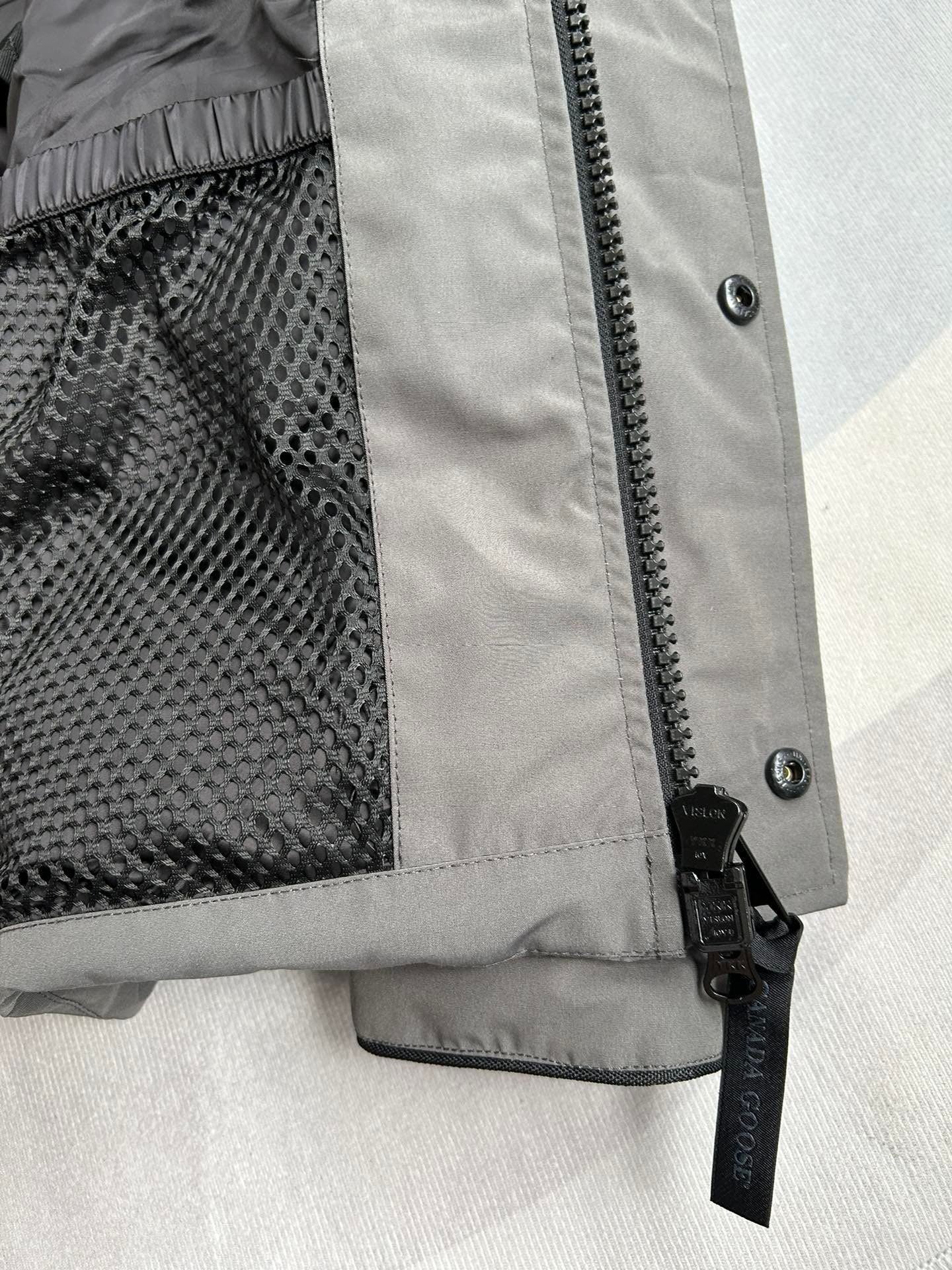 Canada Goose Zip Puffer Jacket - Style 254 - Canada Goose puffer jacket real photo 8