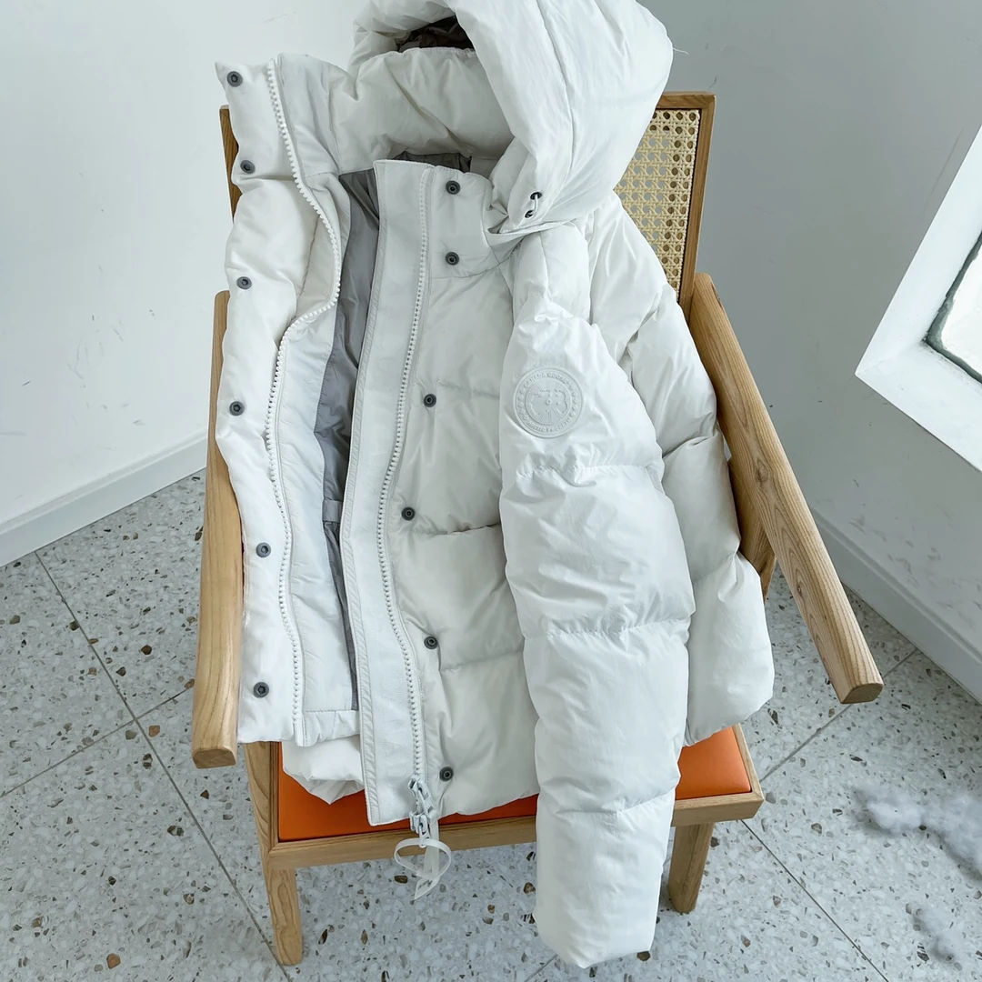 Canada Goose puffer jacket - real photo 7