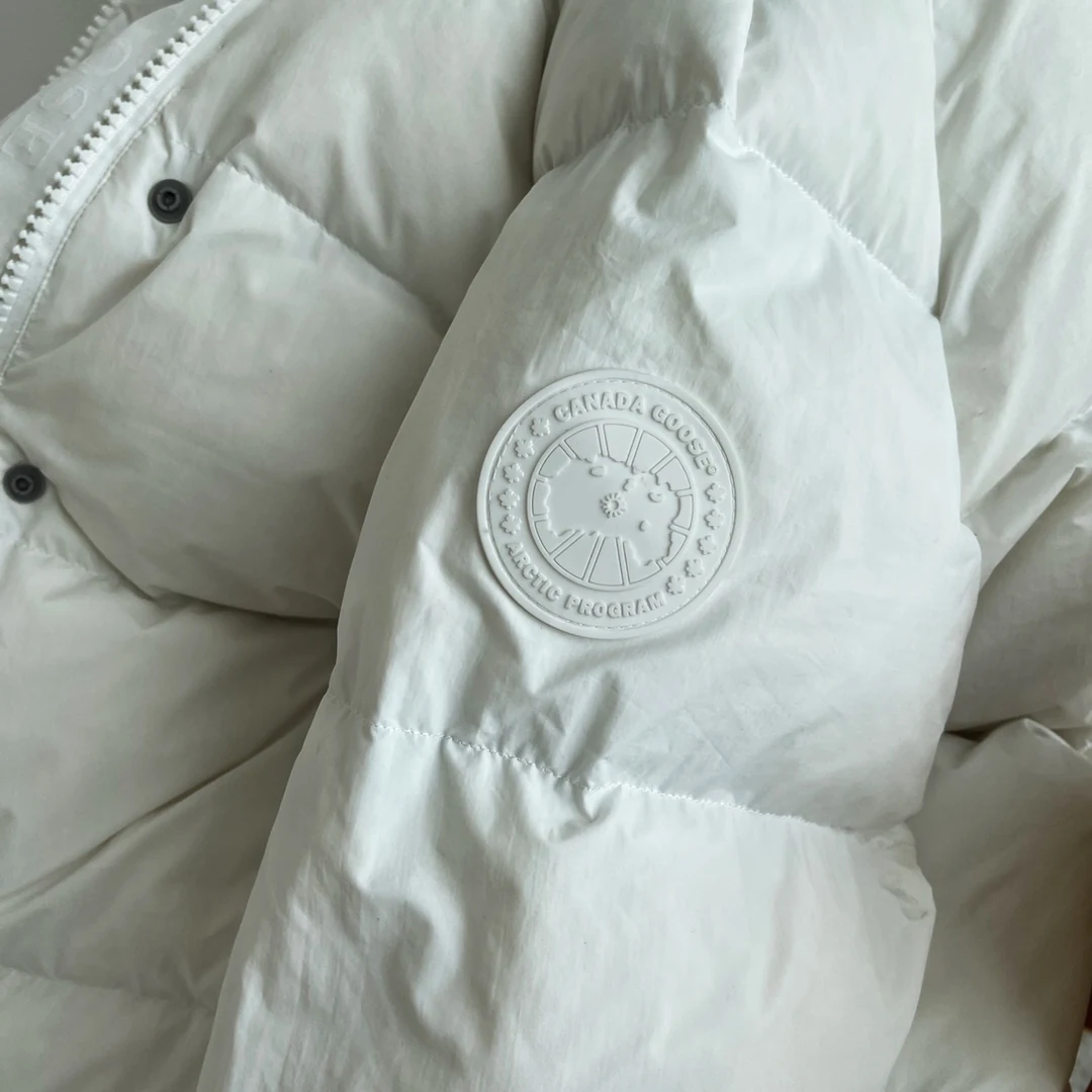 Canada Goose puffer jacket - real photo 9