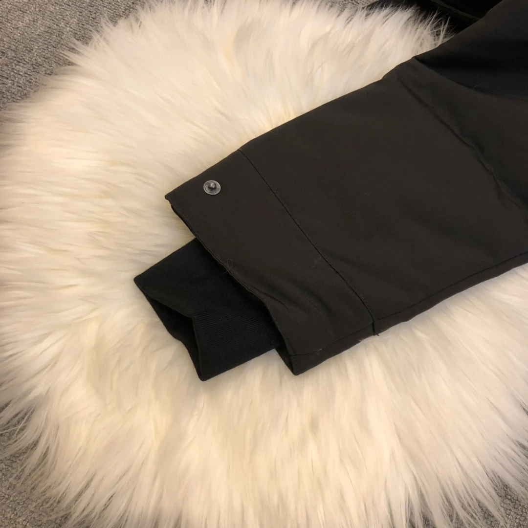 Canada Goose puffer jacket - real photo 3