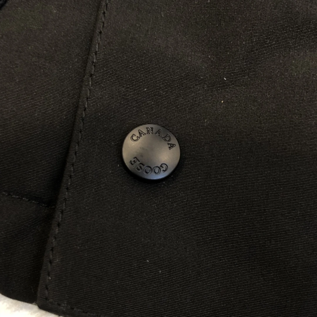 Canada Goose puffer jacket - real photo 5
