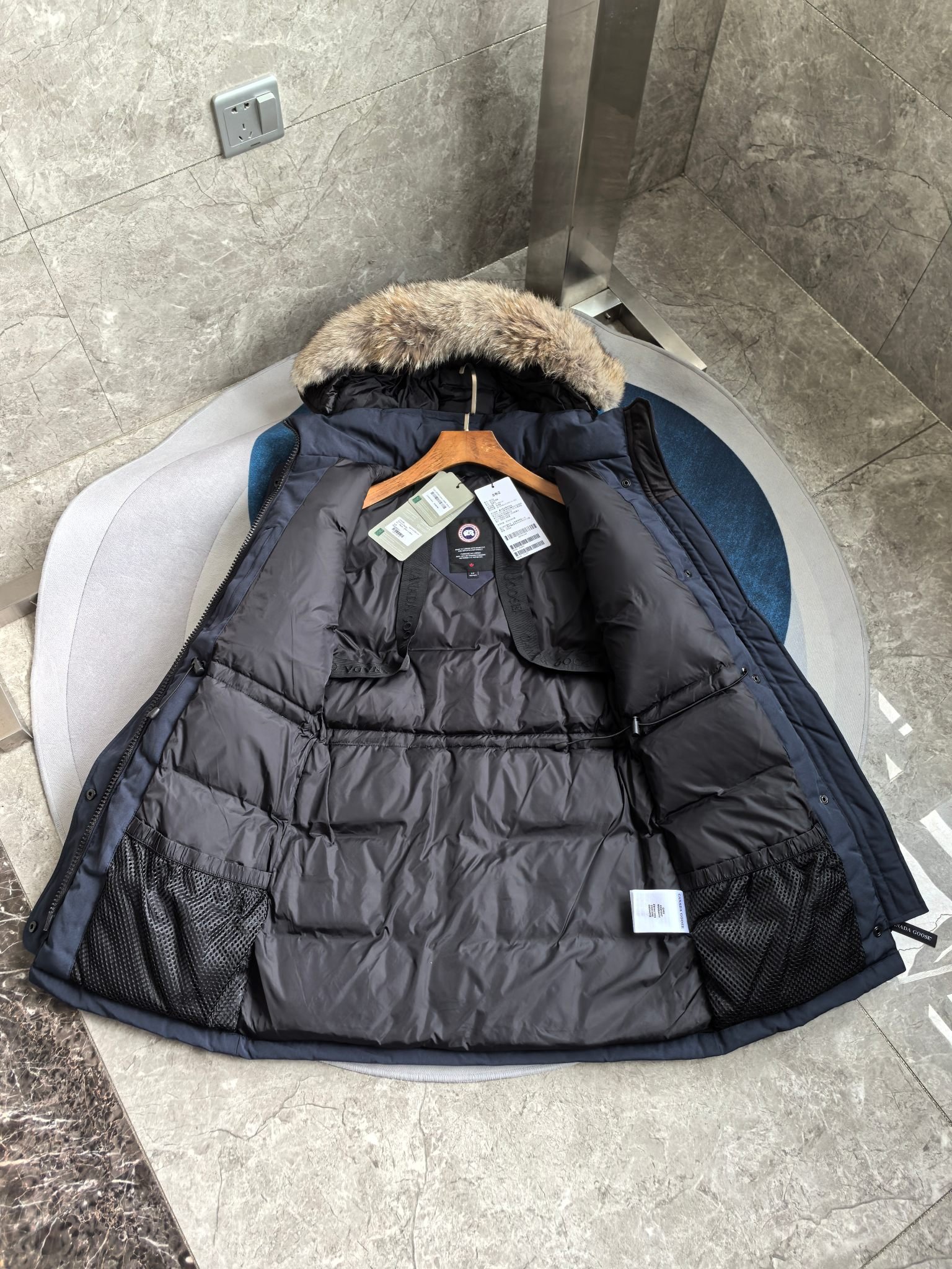 Canada Goose Zip Puffer Jacket - Style 291 - Canada Goose puffer jacket real photo 4