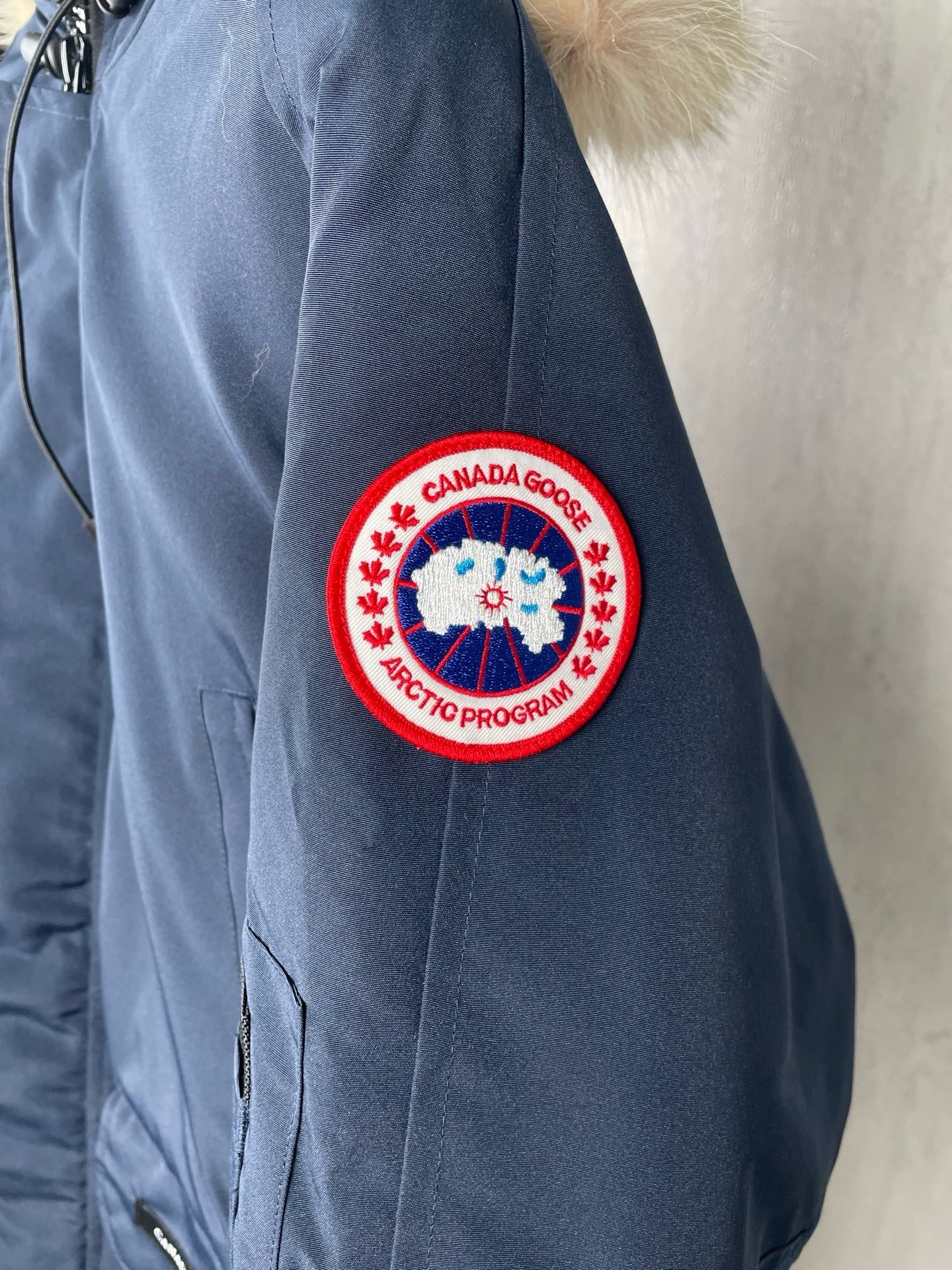 Canada Goose Zip Puffer Jacket - Style 318 - Canada Goose puffer jacket real photo 6