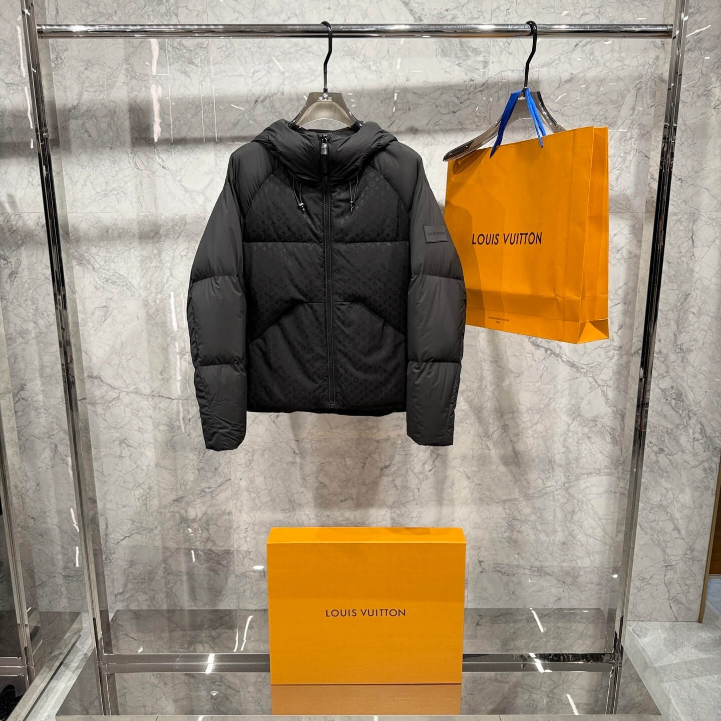 Louis Vuitton puffer jacket - real photo 3