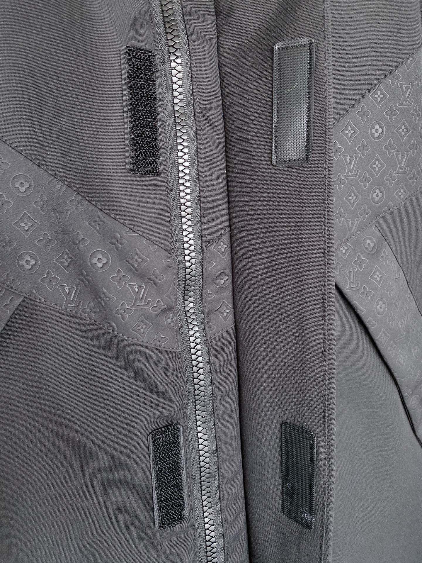 LV puffer jacket - real photo 6