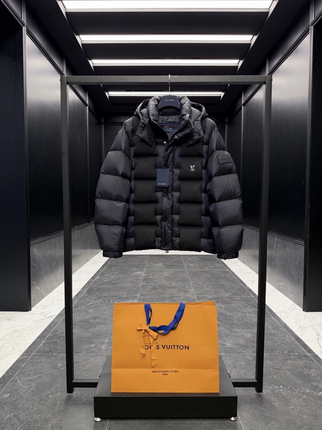 LV puffer jacket - real photo 3