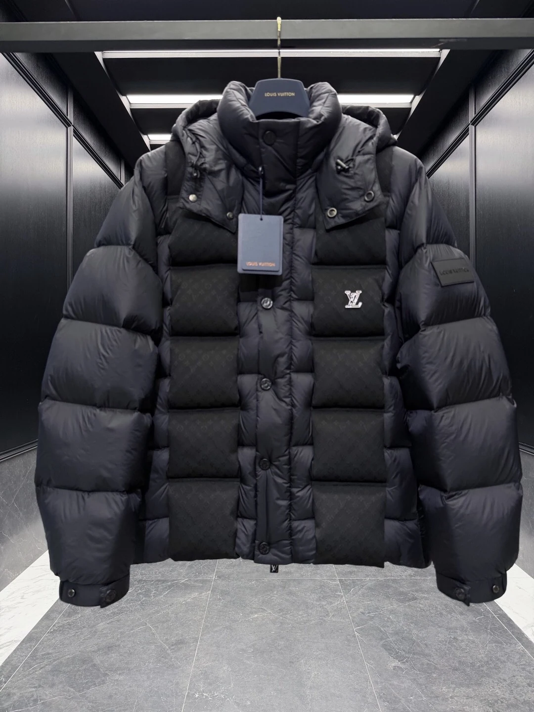 LV puffer jacket - real photo 5