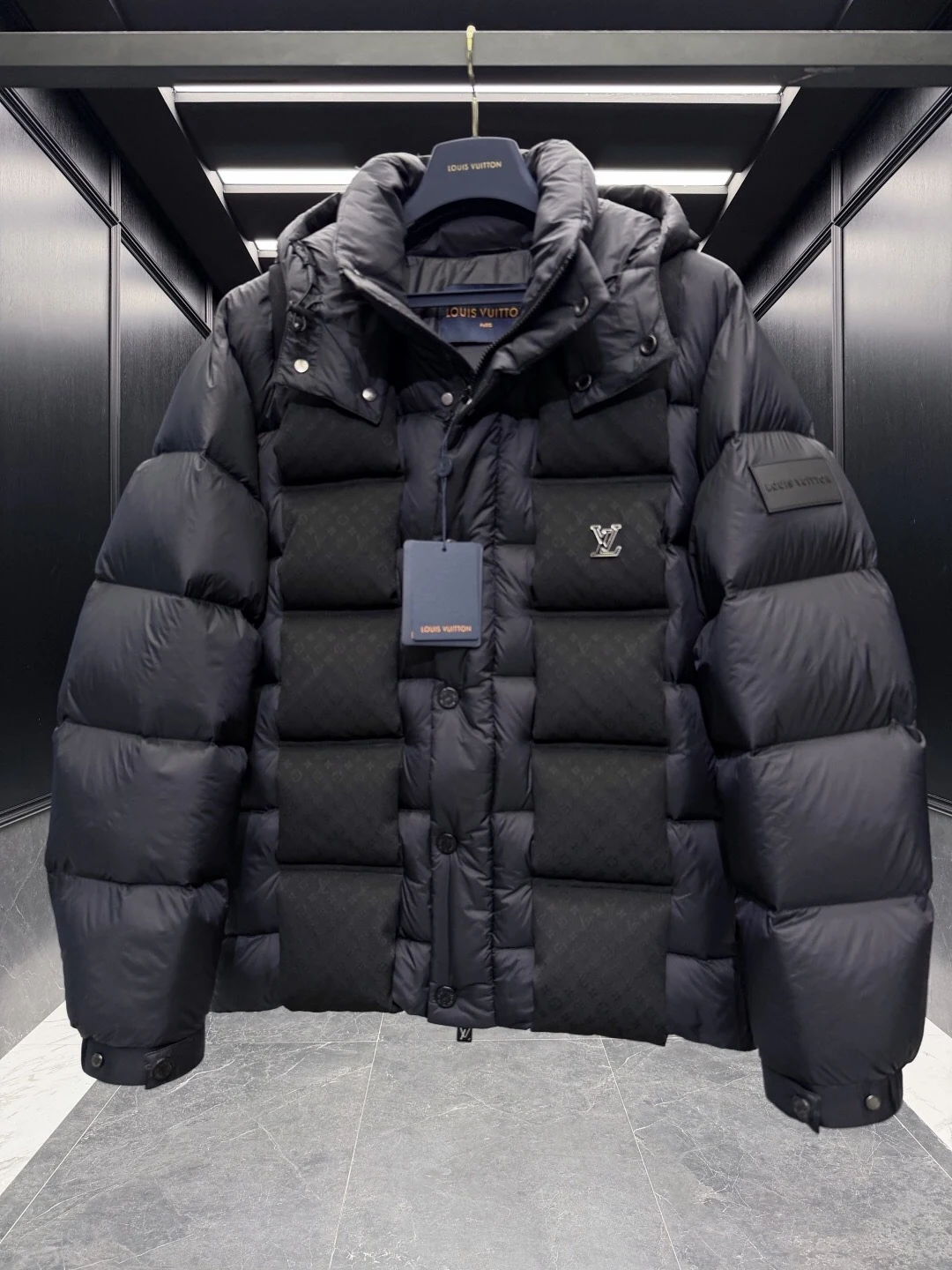 LV puffer jacket - real photo 6