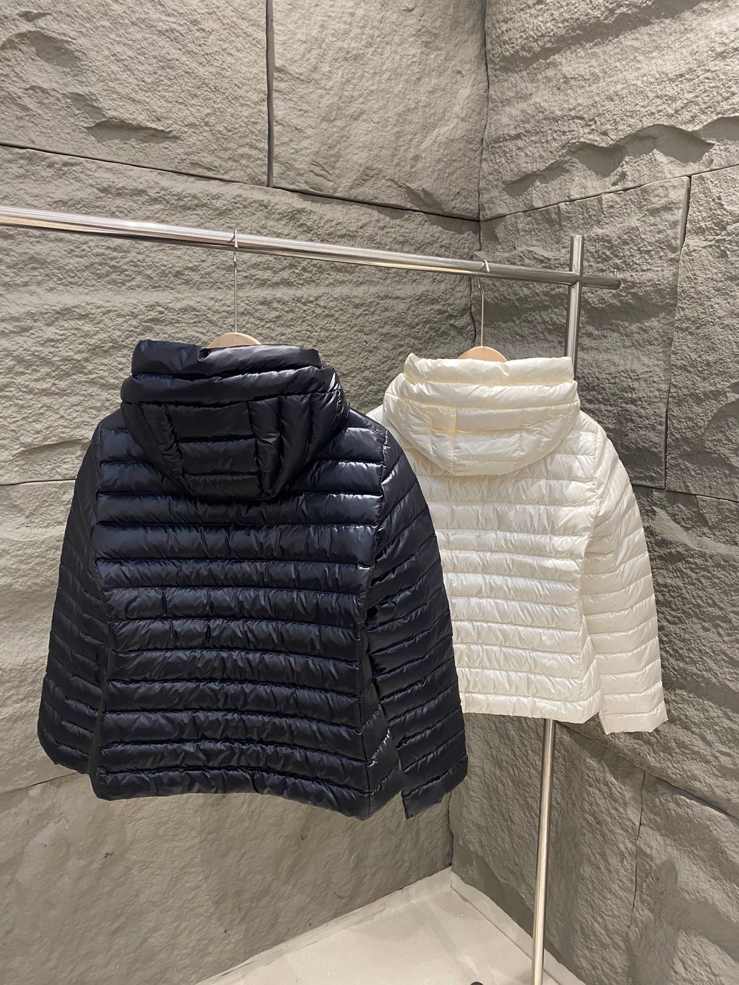 Moncler puffer jacket - real photo 3