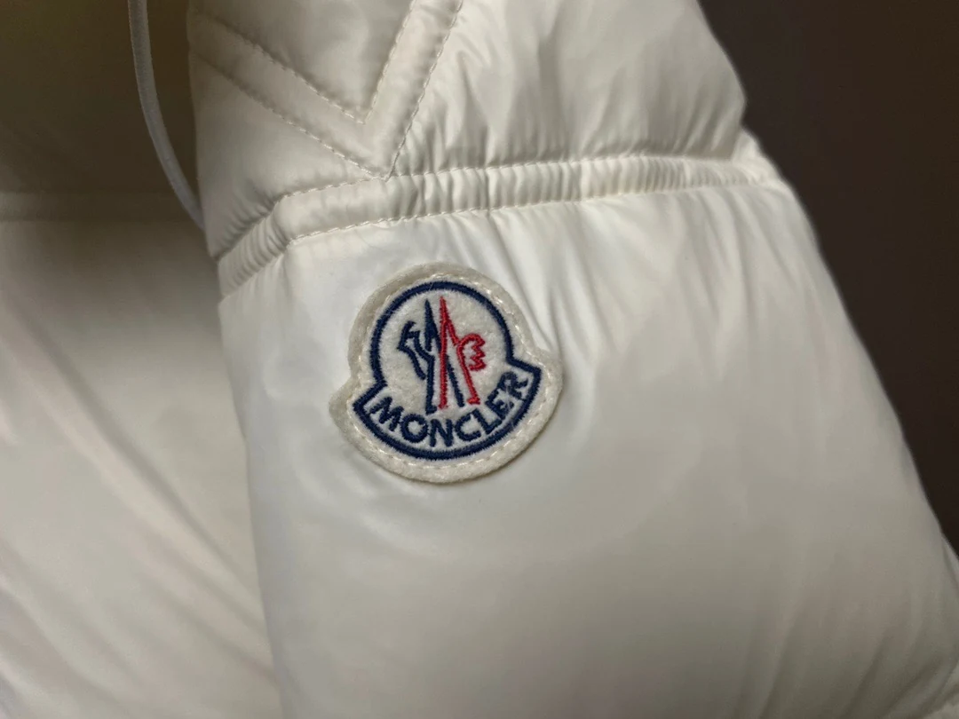 Moncler puffer jacket - real photo 8