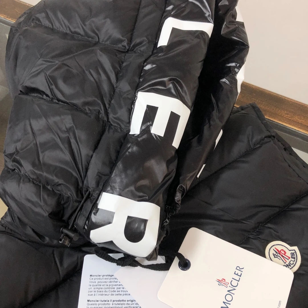 Moncler puffer vest - real photo 5