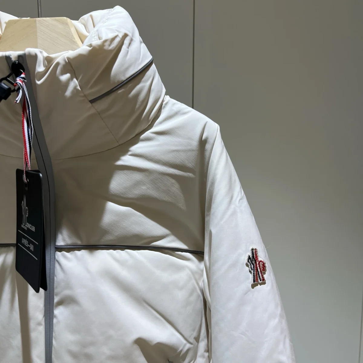 Moncler Klais Stand-Collar Short Puffer Jacket - Grenoble Ski Collection - Moncler puffer jacket real photo 5