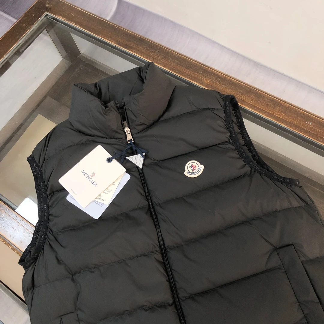 Moncler puffer vest - real photo 3