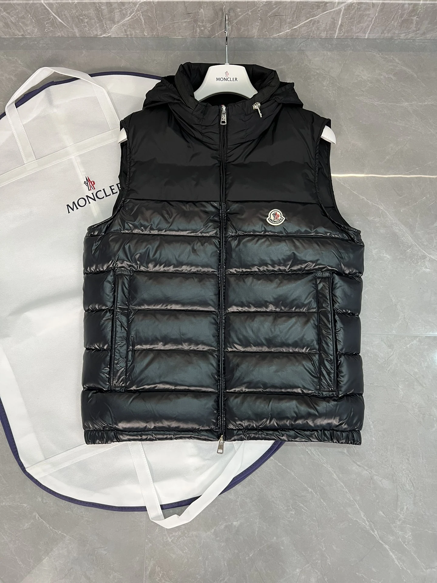 Moncler puffer vest - real photo 1