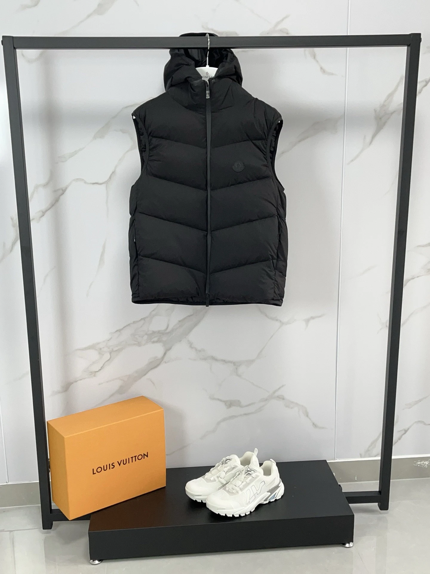 Moncler puffer vest - real photo 3
