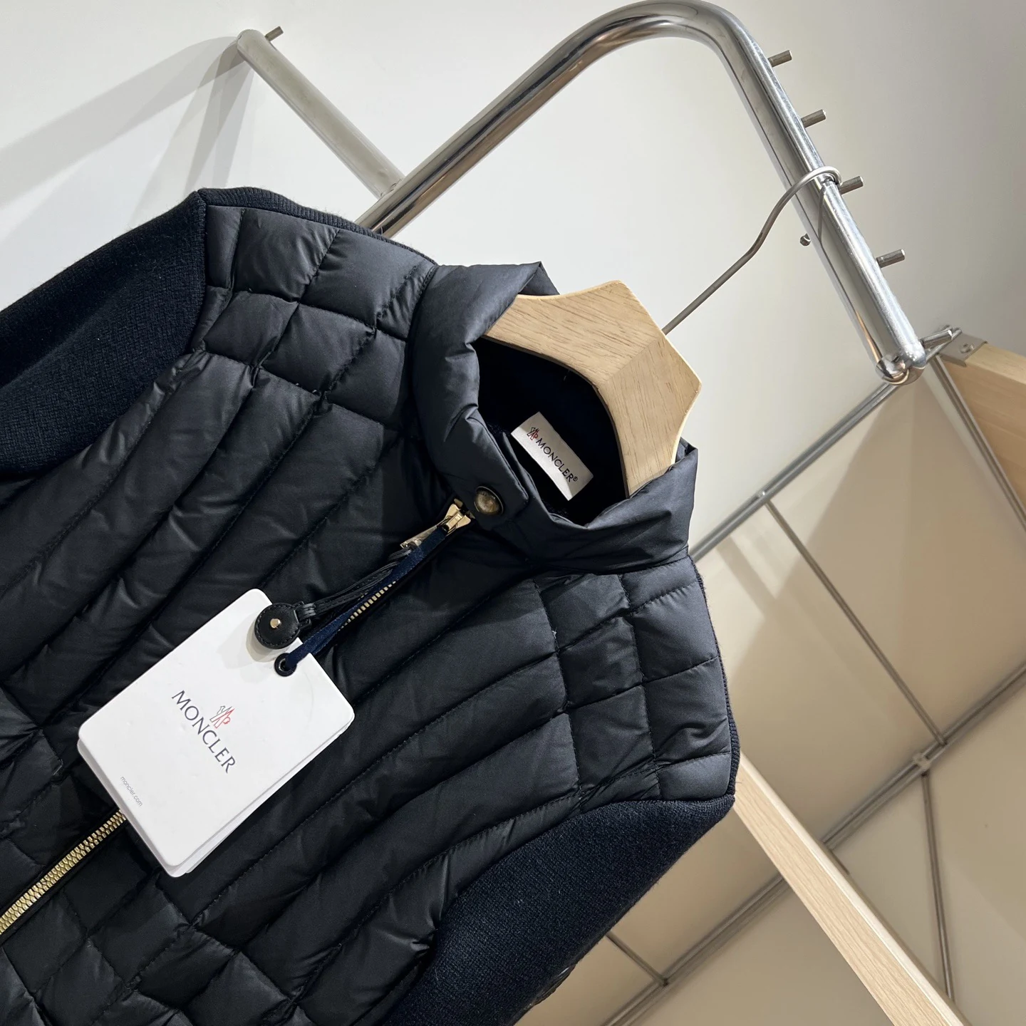 Moncler Round-Neck Panel Puffer Jacket - Style 4 - Moncler puffer jacket real photo 17