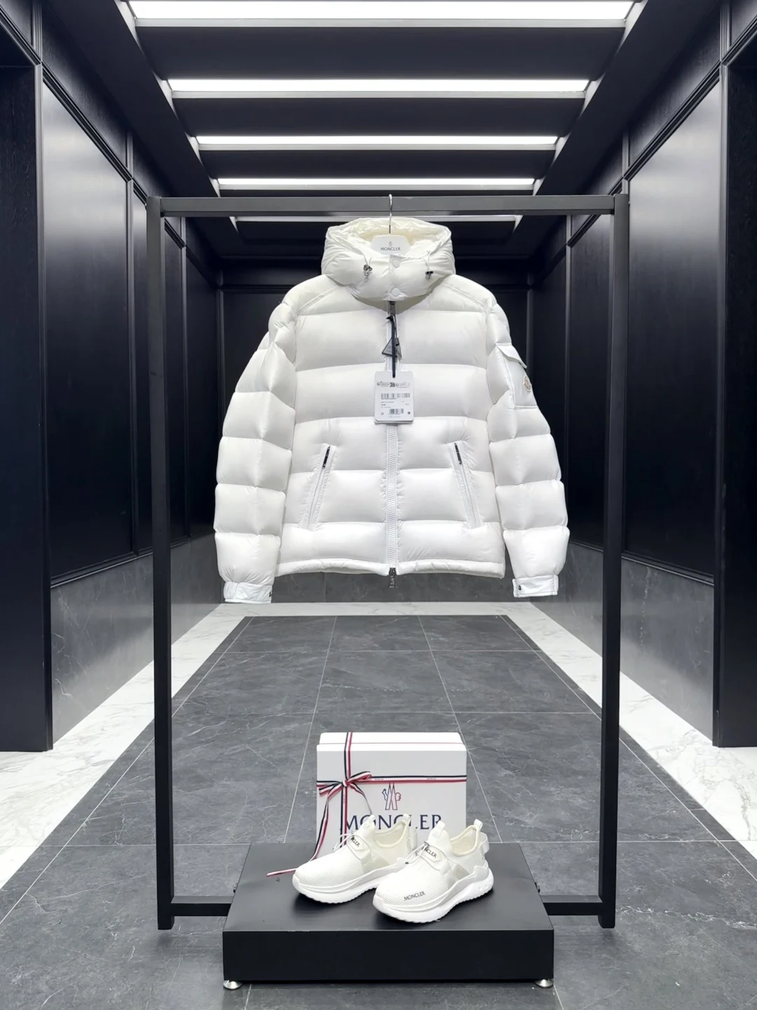 Moncler puffer jacket - real photo 1