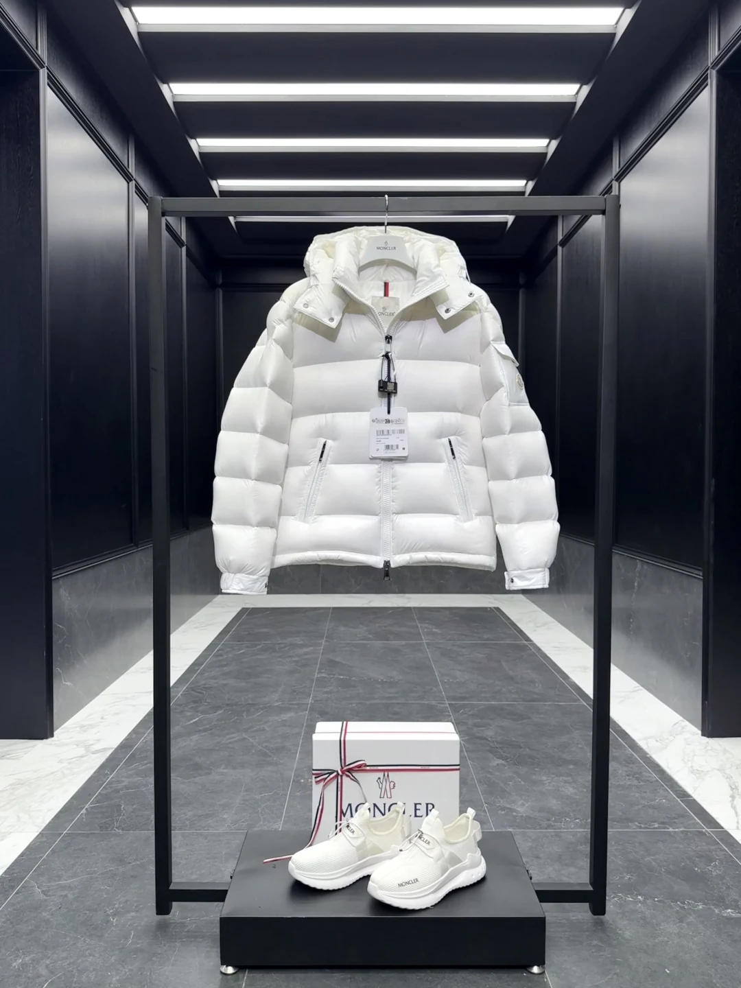 Moncler puffer jacket - real photo 3