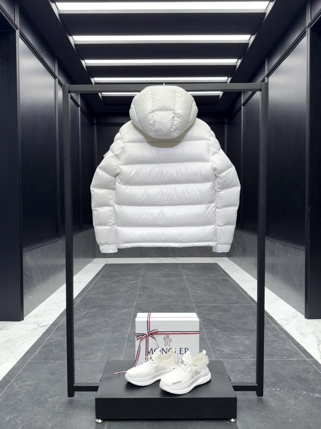 Moncler puffer jacket - real photo 9