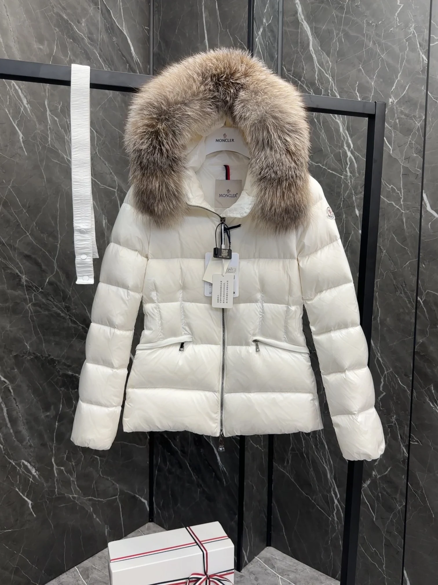 Moncler Short Puffer Jacket - Style 35 - Moncler puffer jacket real photo 3