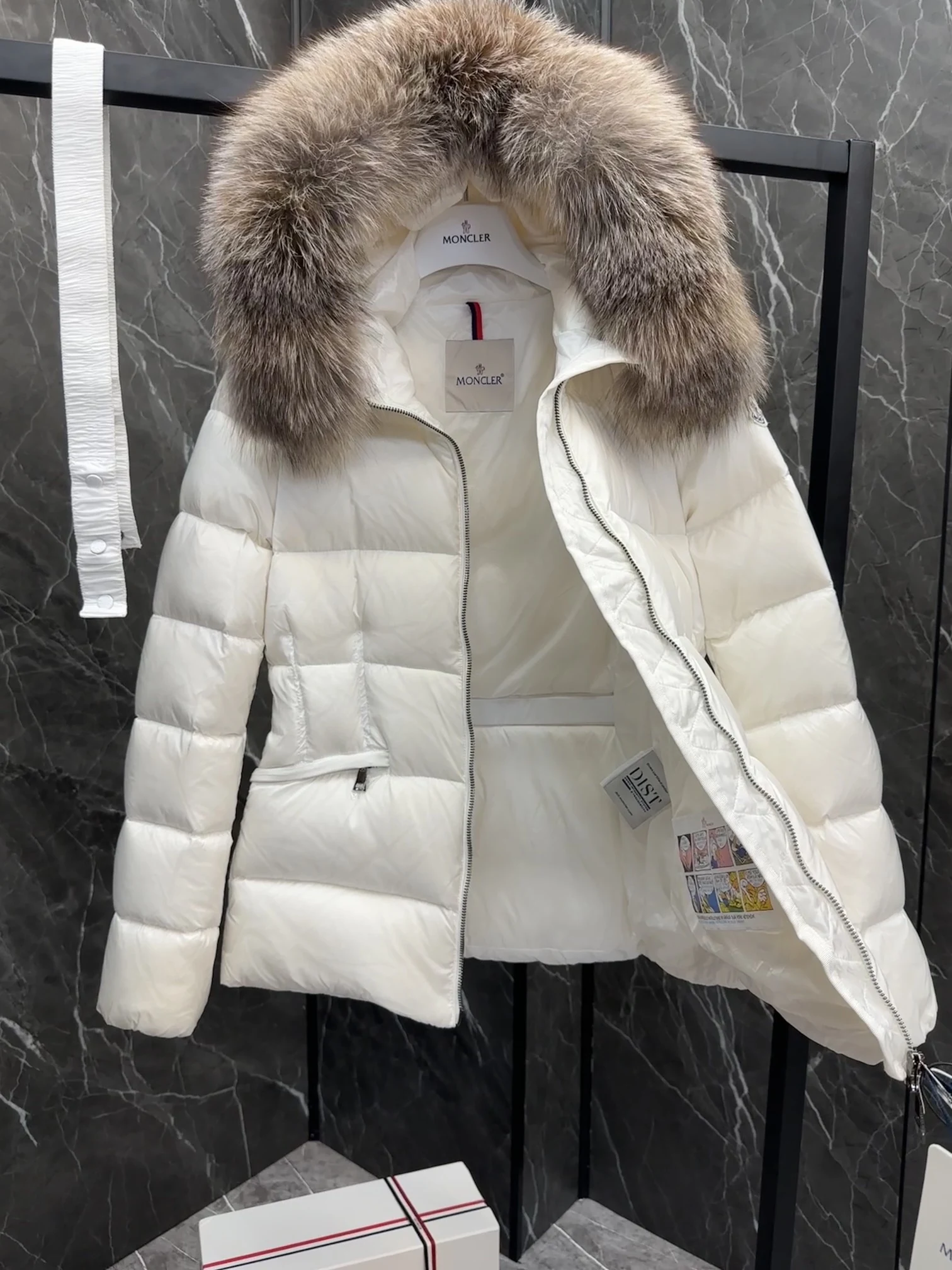 Moncler Short Puffer Jacket - Style 35 - Moncler puffer jacket real photo 5