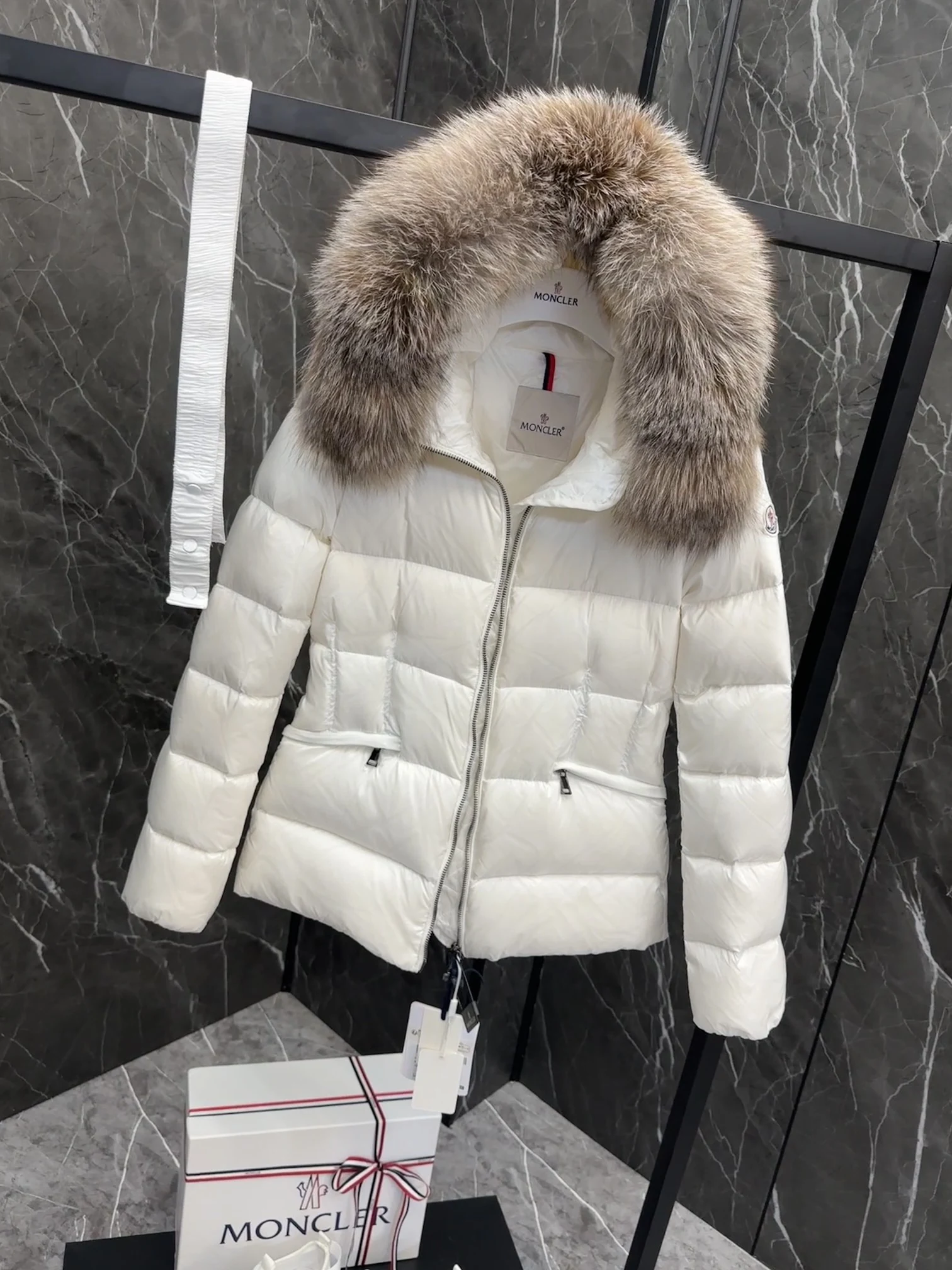 Moncler Short Puffer Jacket - Style 35 - Moncler puffer jacket real photo 6