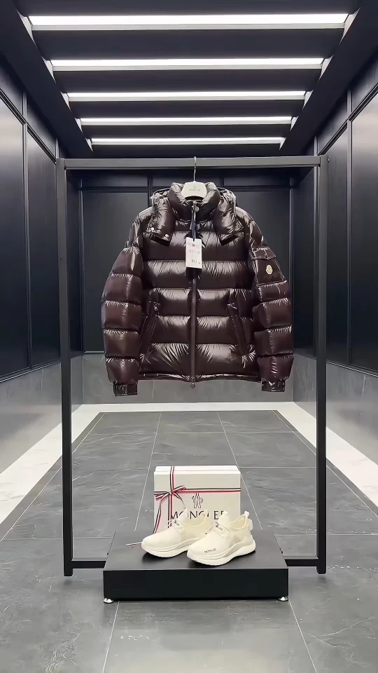 Moncler puffer jacket - real photo 1