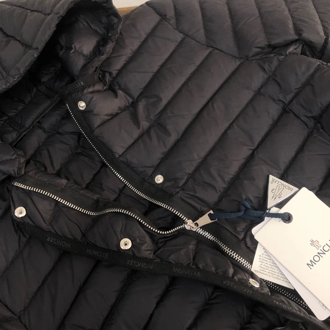 Moncler puffer jacket - real photo 4