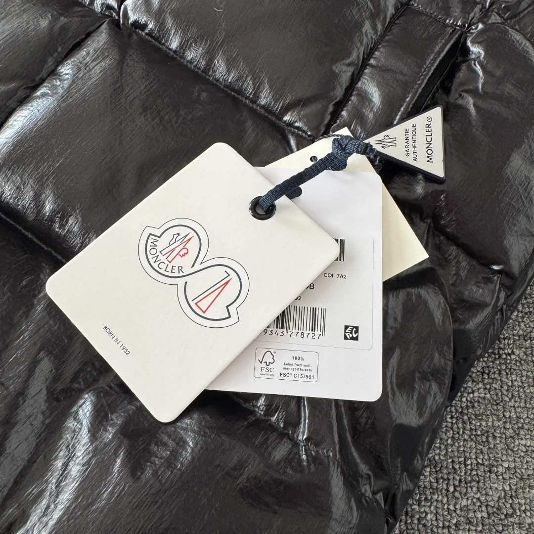 Moncler puffer jacket - real photo 9