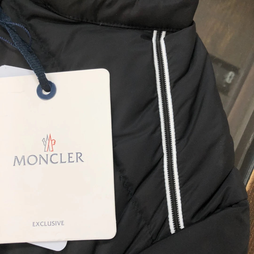 Moncler puffer jacket - real photo 4