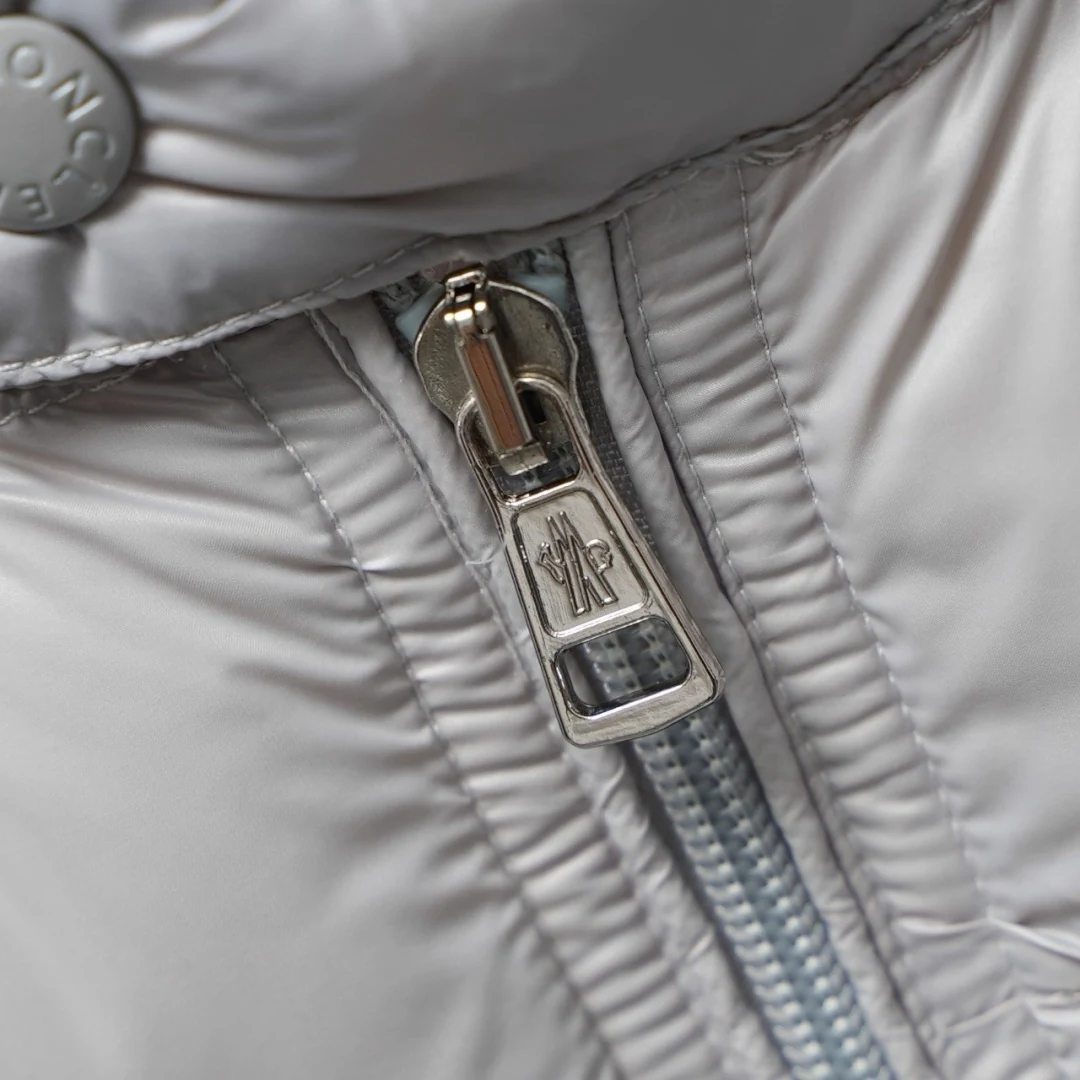 Moncler Stand-Collar Lightweight Puffer Jacket - Style 13 - Moncler puffer jacket real photo 3
