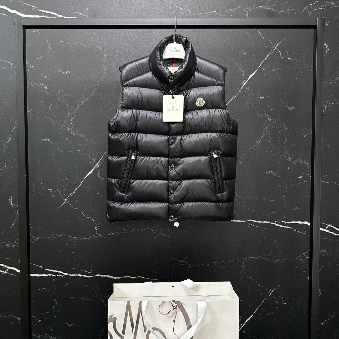 Moncler puffer vest - real photo 2