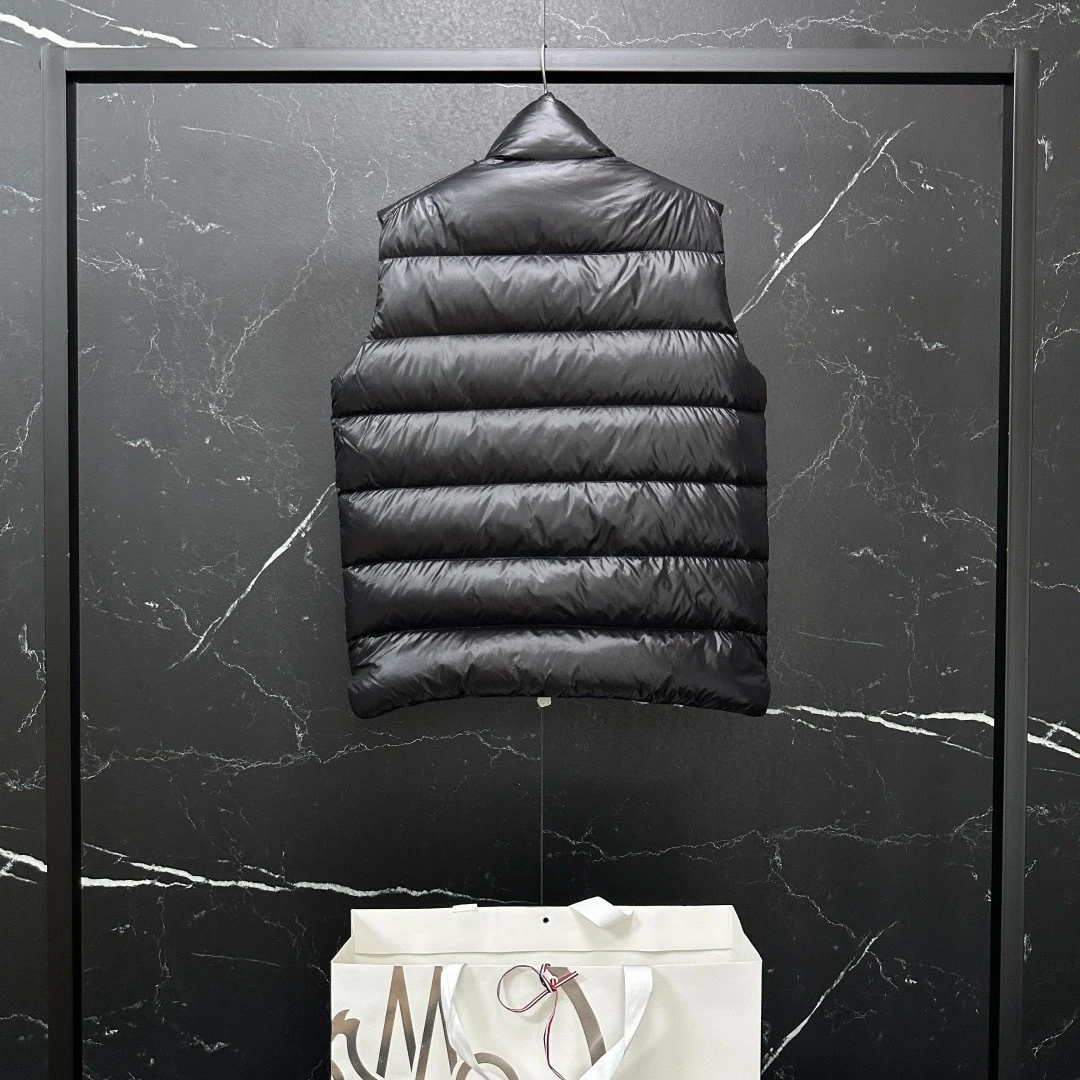 Moncler puffer vest - real photo 3