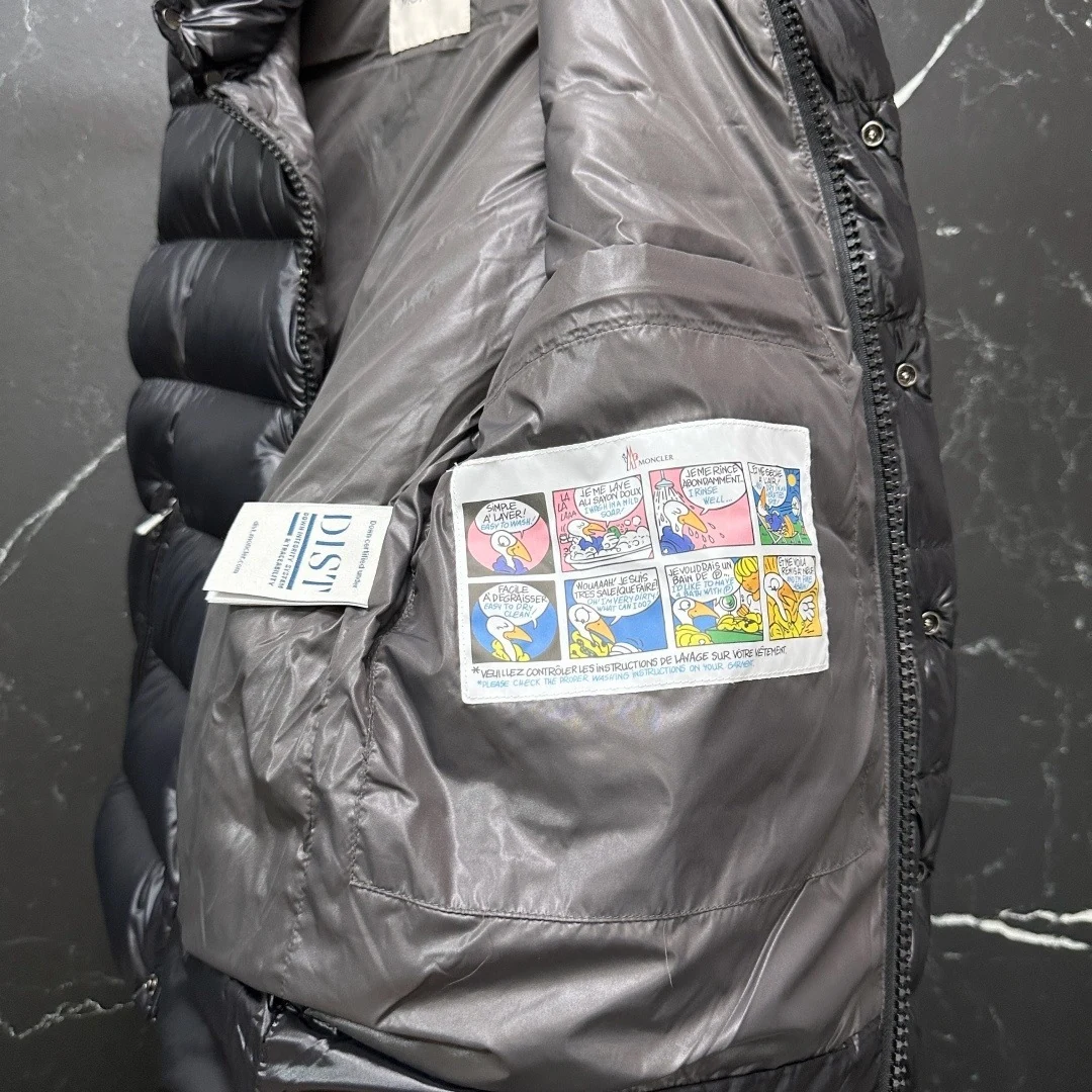 Moncler puffer vest - real photo 9