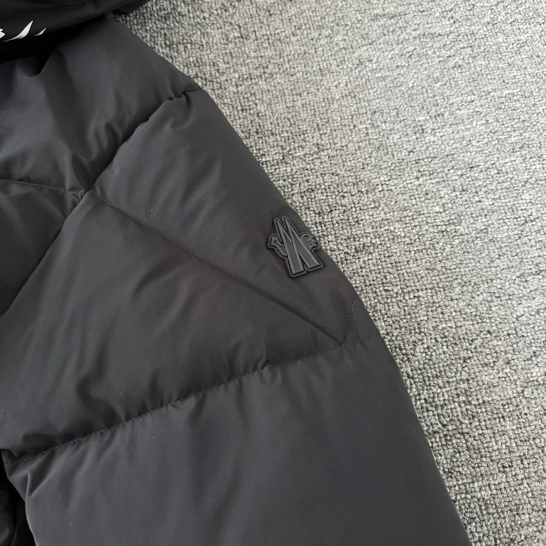 Moncler puffer jacket - real photo 4