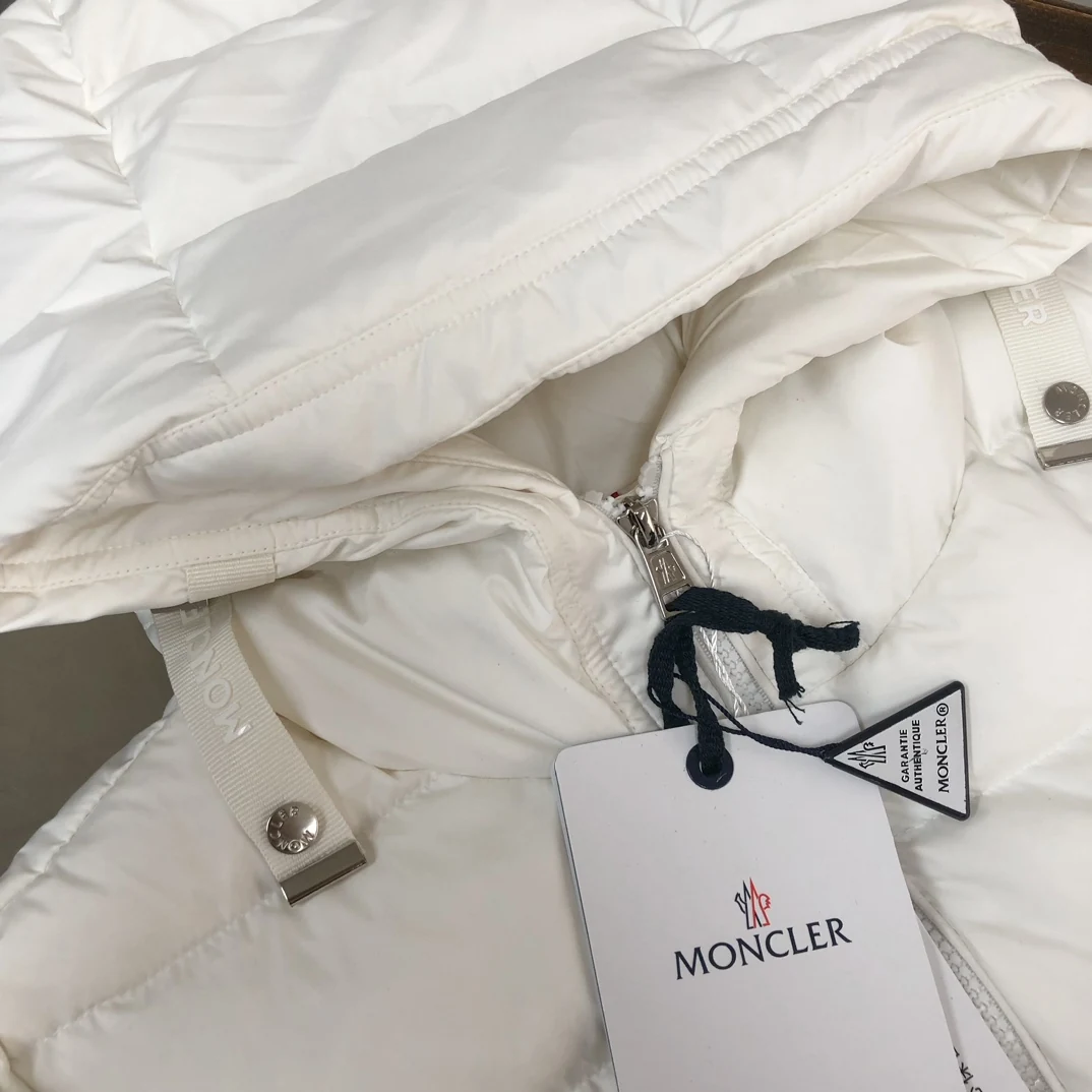 Moncler puffer jacket - real photo 5