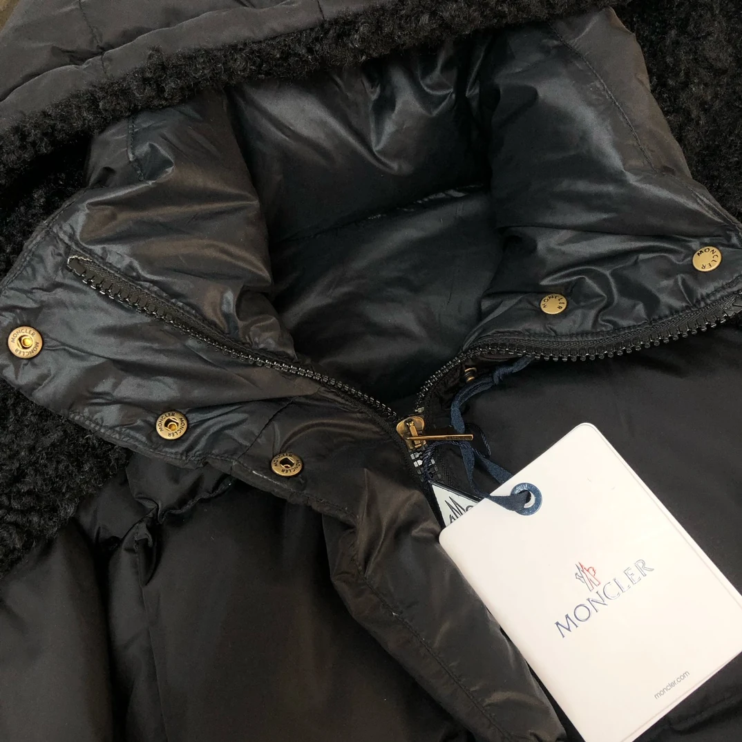 Moncler puffer jacket - real photo 5