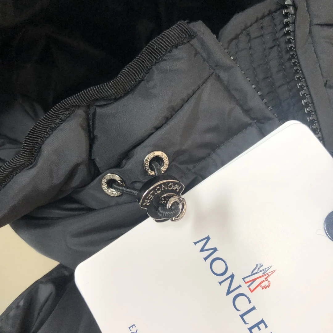 Moncler puffer jacket - real photo 5
