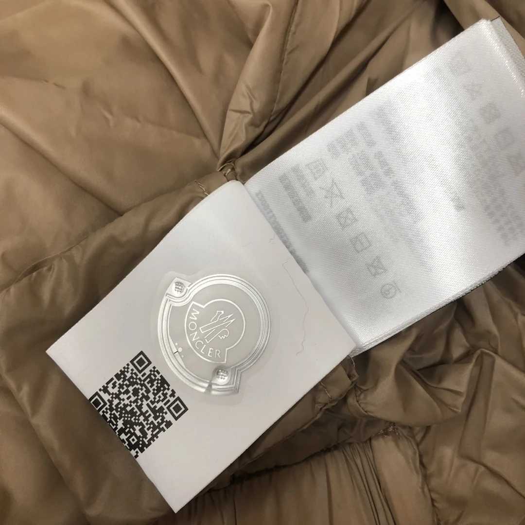 Moncler puffer jacket - real photo 9